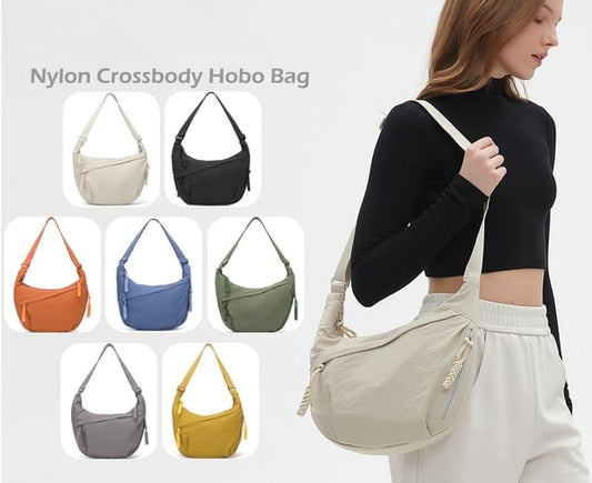 🔥Moderigtig skuldertaske i nylon i ensfarvede farver🔥